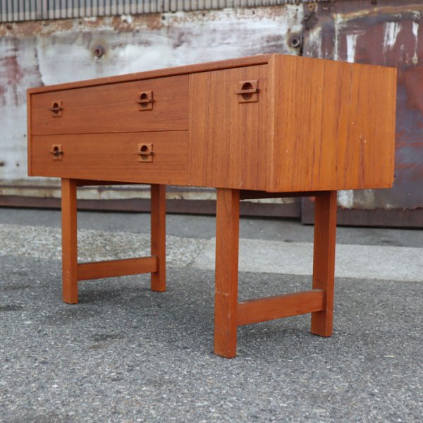 Size:W846 D302 H498mm<br>̵ФΩδΤü꤬Ũ<br>Teak Small Chest