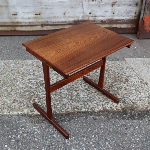 SOLD OUTSize:W480 D360 H455mm<br>åɤ夤֤ˡ<br>Rosewood Side Table