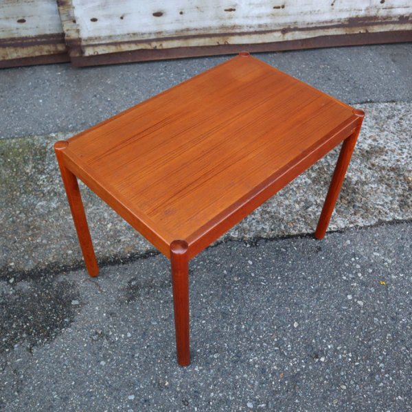 Size:W580 D380 H455mm<br>ΩդεӤȡŷĤǥܤ򤴴ǽ<br>Teak Side Table