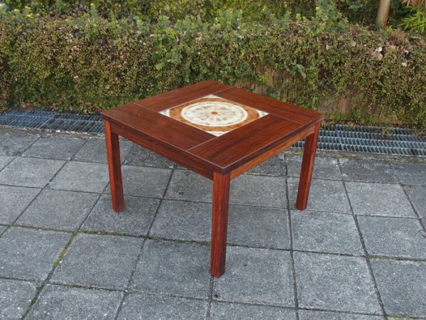 Size:W680 D680 H491mm<br>顼ߥå!<br>Rosewood Tiletop Coffee Table<br>