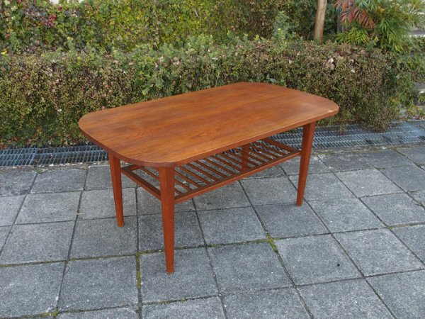 Size:W1195 D670 H565mm<br>比較的高さがあり、よいサイズ感。<br>Teak×Oak Coffee Table<br>