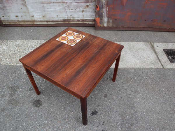 Size:W700 D700 H522mm<br>タイルもローズウッドの木目も◎<br>Rosewood Tiletop Coffee Table<br>