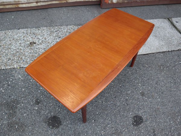 Size:W915 D455 H450mm<br>天板までもチーク無垢材。贅沢。<br>Teak Coffee Table<br>