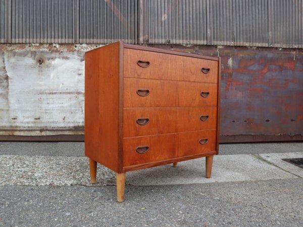 Size:W670　D380　H720mm<br>キュートな取っ手がかわいらしい！<br>Teak Middle Chest<br>