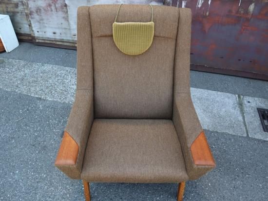 どかっと座れて頭まで預けられるハイバックイージーチェア。Teak どかっと座れて頭まで預けられるハイバックイージーチェア。Teak