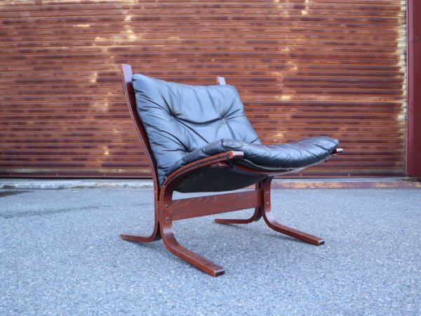 Ingmar Rellingデザイン。その名の通り、お昼寝したくなるような心地よさ。<br>SIESTA Chair<br>