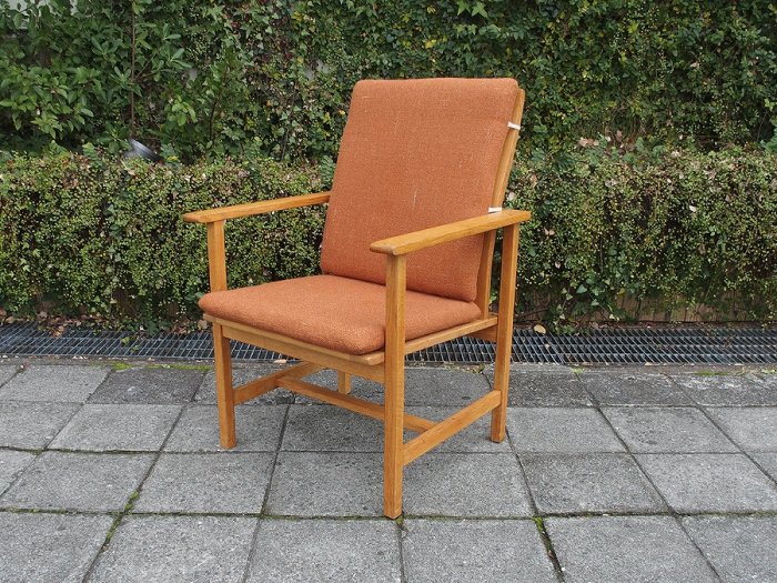 Borge Mogensen・Fredericia・Model2257。ゆるやかなS字の背もたれが心地よい。<br>Oak Easy Chair<br>