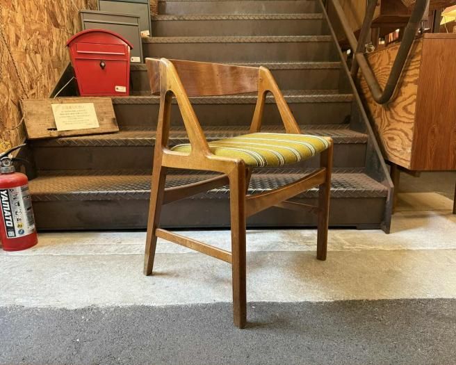 Henning Kjaernulf<br>TeakBeech Half-Arm Chair