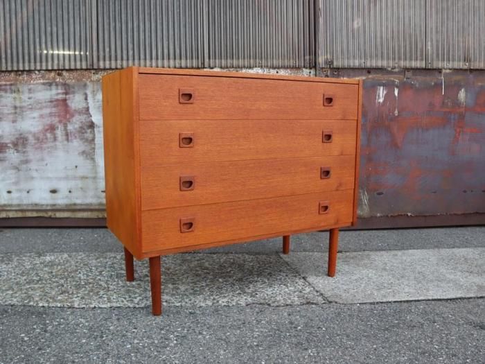 Teak middle chest
