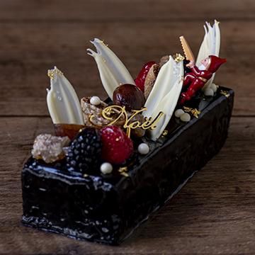 2021 クリスマスケーキ ガトーショコラ マロングラッセ 配送可 ご予約承り中 12月24日 26日の期間中店頭販売しております Patisserie De Bon Coeur パティスリィ ドゥ ボン クーフゥ