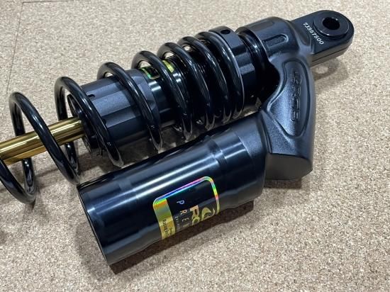 RCB 348-353mm リアショック減衰調整【XMAX250/300/PCX】VS RCB 348-353mm リアショック減衰調整【XMAX250/300/PCX】VS