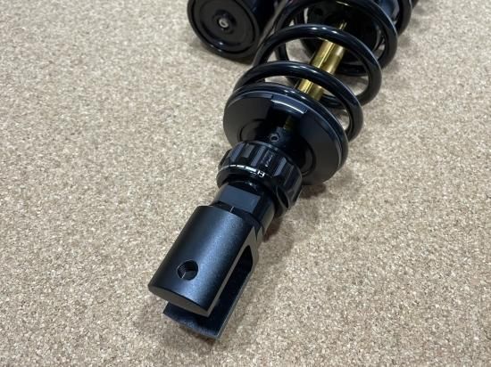 RCB 348-353mm リアショック減衰調整【XMAX250/300/PCX】VS RCB 348-353mm リアショック減衰調整【XMAX250/300/PCX】VS