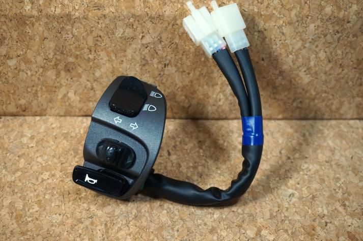 シグナスx4型前期　メーター　台湾スイッチ シグナスx4型前期 メーター 台湾スイッチ 4型シグナス タケガワ