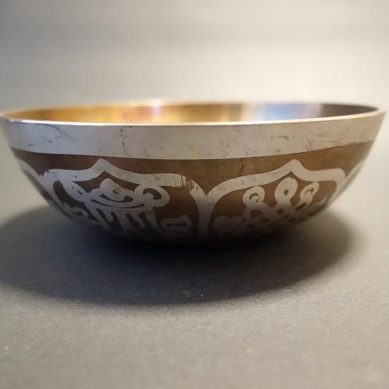 ホワイトボウル グリーンターラ 19cm A音 シンギングボウル ホワイトボウル グリーンターラ 19cm A音 シンギングボウル グリーン