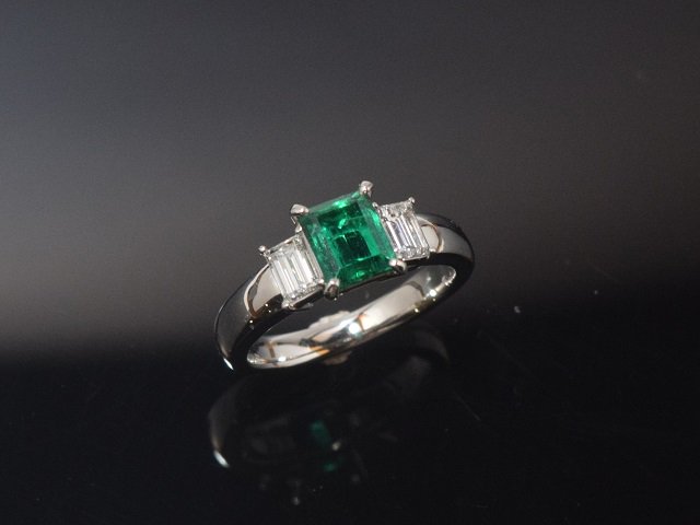 ❇️専用です❇️Pt900エメラルド＆ダイヤモンド ✨リング 指輪