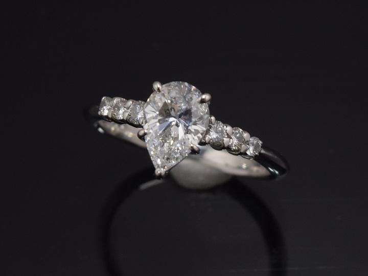 （売り切り価格）ペアシェイプ　豪華　プラチナ900 大粒エメラルド1ct 楽天市場】エメラルド 1.5ct ネックレス PT900/850 ネックレス