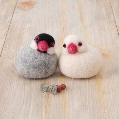 とても大きい　ハンドメイド 羊毛フェルト カバぬいぐるみ フリル付き ハマナカ 羊毛フェルトキット ころんともちもち わたしのことり 桜文鳥