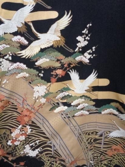 糸目刺繍 黒留袖から 襟下大きなフリル ロング ドレス 糸目刺繍 黒留袖から 襟下大きなフリル ロング ドレス