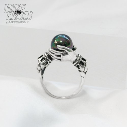 <img class='new_mark_img1' src='https://img.shop-pro.jp/img/new/icons56.gif' style='border:none;display:inline;margin:0px;padding:0px;width:auto;' />Stone In Hands Ring (Black)【セール】