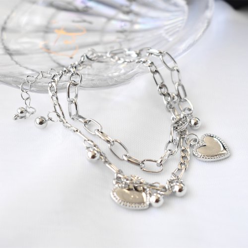 <img class='new_mark_img1' src='https://img.shop-pro.jp/img/new/icons56.gif' style='border:none;display:inline;margin:0px;padding:0px;width:auto;' />Heart Chain Bracelet (Silver)【夏セール】