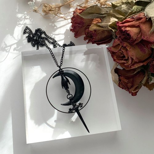 Moon Knife Necklace (Black)【夏セール】