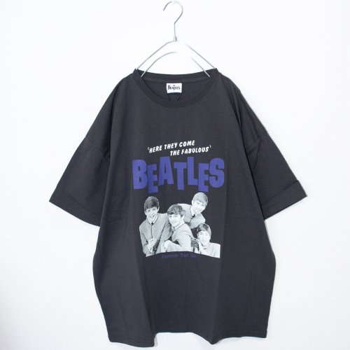 THE BEATLES ツアープリント 半袖Tシャツ CHARCOAL チャコール ［SALE］