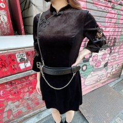 ベロア素材袖刺繍チャイナミニタイトワンピース BLACK［SALE］