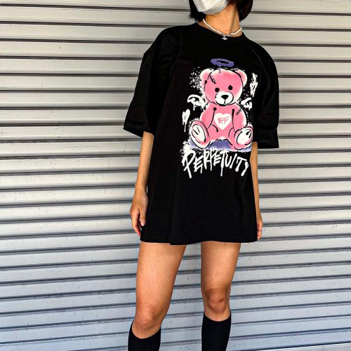 病みクマ テディベア PERPETUITY 半袖Tシャツ Black/Pink［SALE］