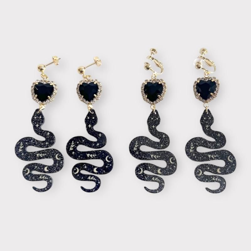 XTS Shiny Heart Snake ピアス イヤリング | ブラックカラーの蛇