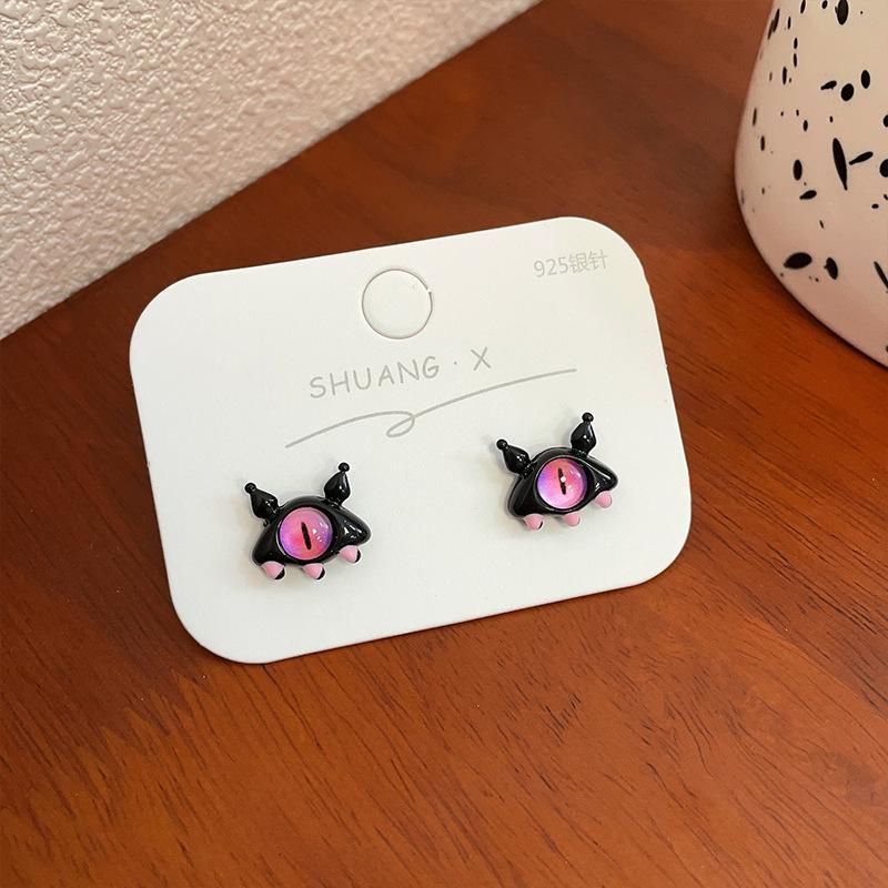 MONSTER EYES UFO ピアス BLACK | 可愛いモンスターのデザイン