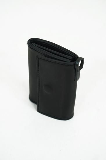 BACKLASH（バックラッシュ） GUIDIカーフ白鞣しタイニーウォレット 889-07