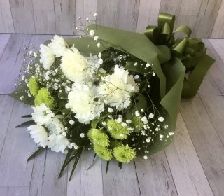 白と緑のお供え花束