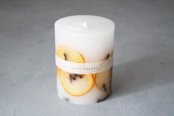 YOAKEnoAKARI/ヨアケノアカリ ボタニカルキャンドル - katakana