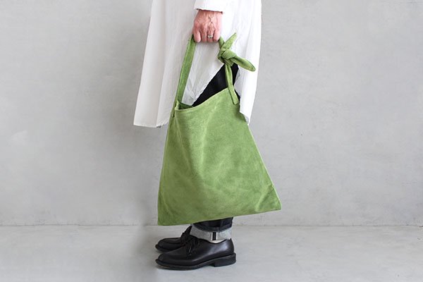 TOKYO LEATHER FACTORY （トウキョウレザーファクトリー）洗える革のタイショルダーバッグ　グリーン
