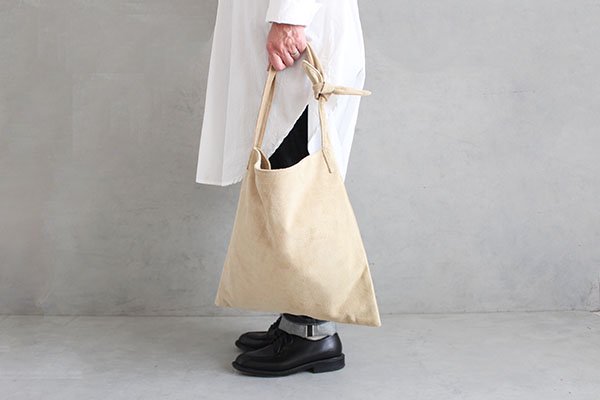 TOKYO LEATHER FACTORY （トウキョウレザーファクトリー）洗える革のタイショルダーバッグ　ベージュ / Washable Tie Shoulder Bag【ご予約品・１週間後の発送】