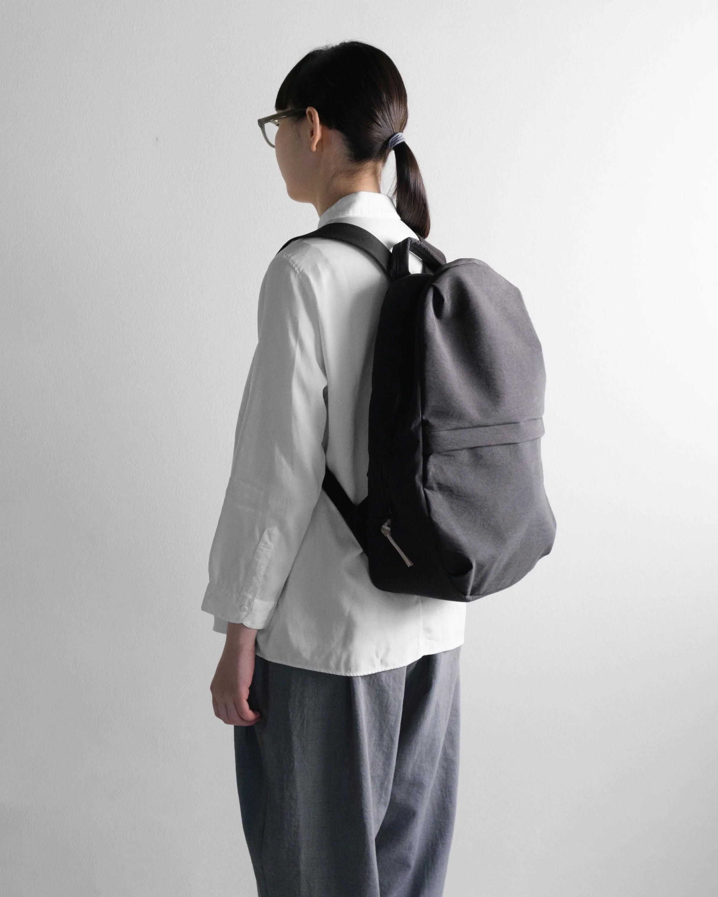 553　美品 NIZYU KANO ニジュウカノウカタカナ別注 M NIZYU KANO / にじゅうかのう FUKUI SIWA ナイロンリュック