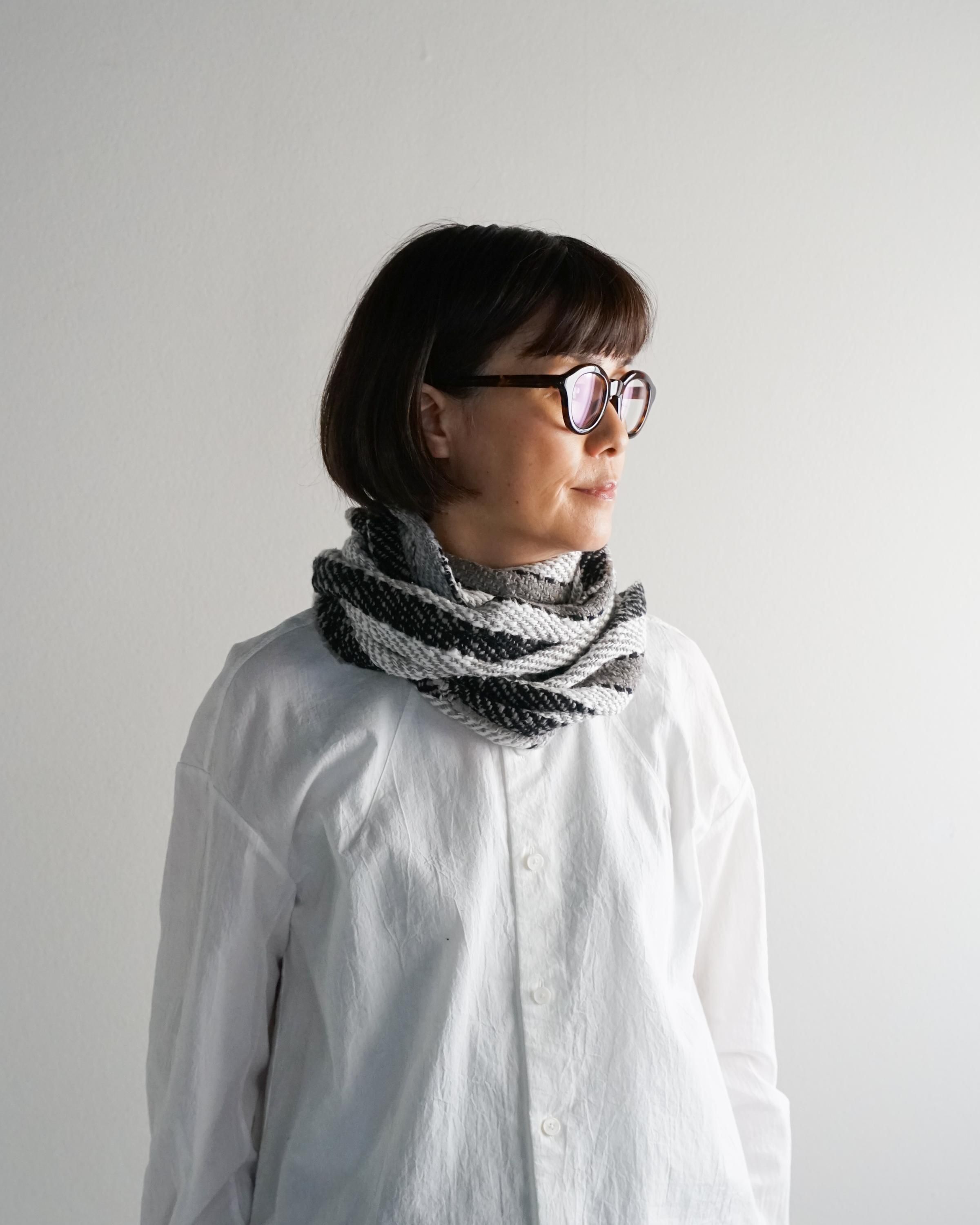 Suno&Morrison / マフラーストール  (ツイル ストライプ ライトグレー) ●