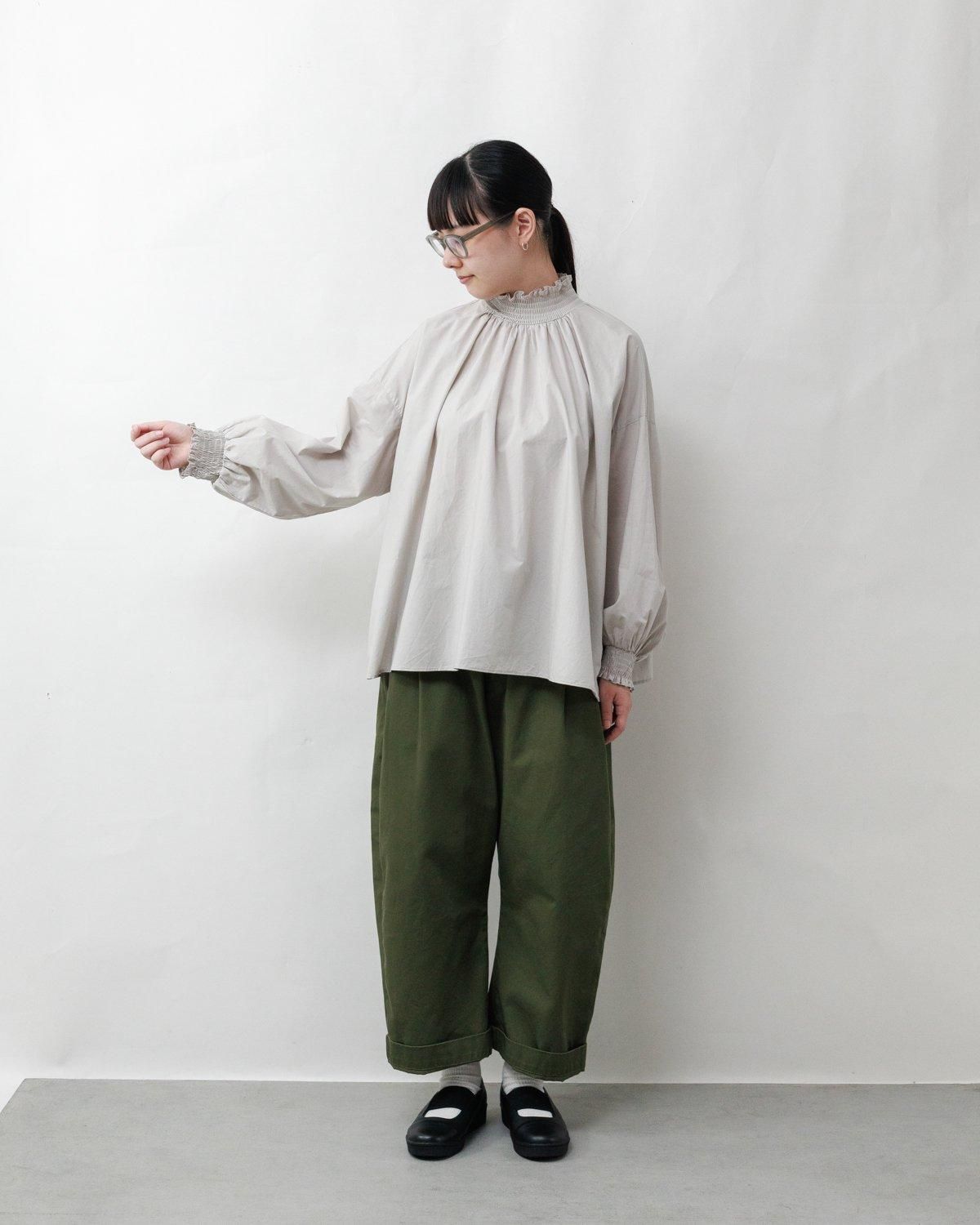 UNIVERSAL TISSU ナチュラルタイプライター モックネック