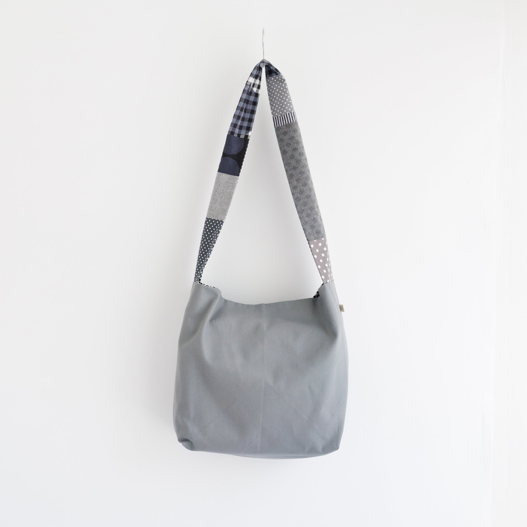 La+h / 饹  顼奷 B-shoulder (grey/black) 4/26䥹