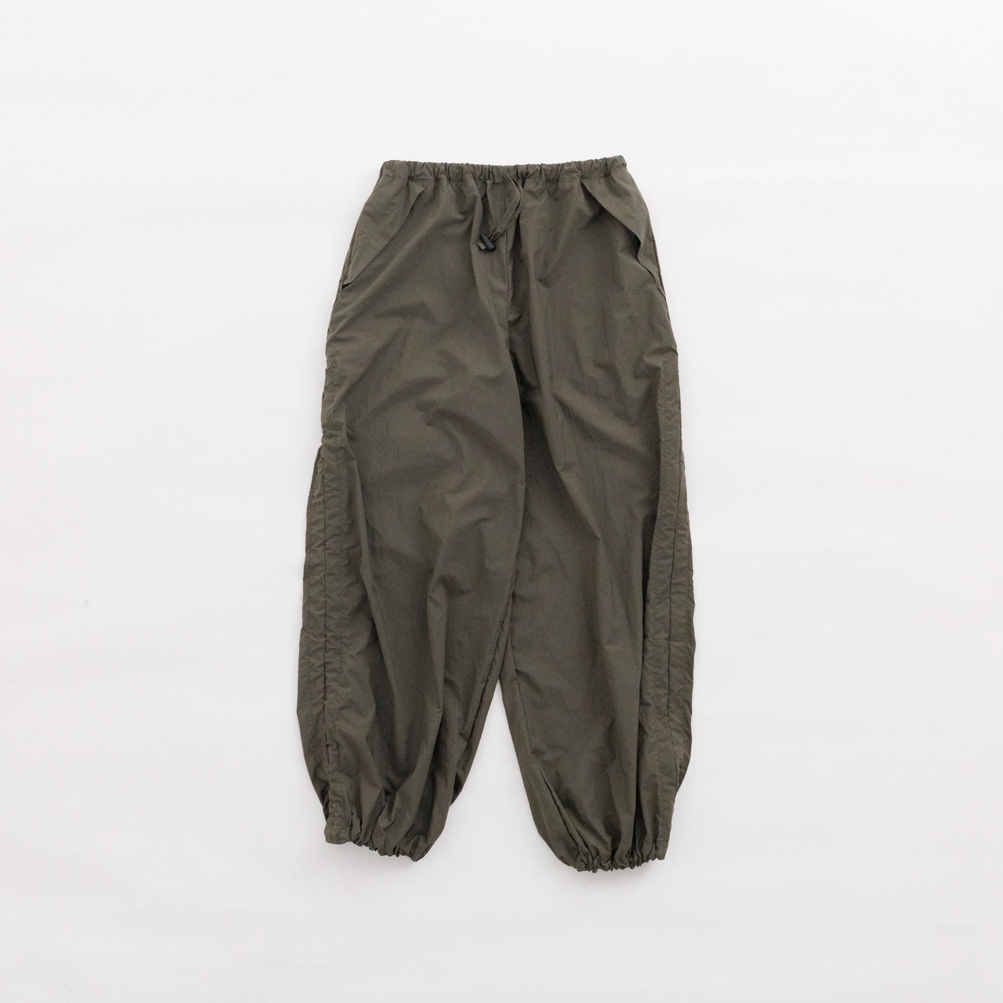 ダントツ撥水® アジャスタブルパンツ - katakana - カタカナ（日本の