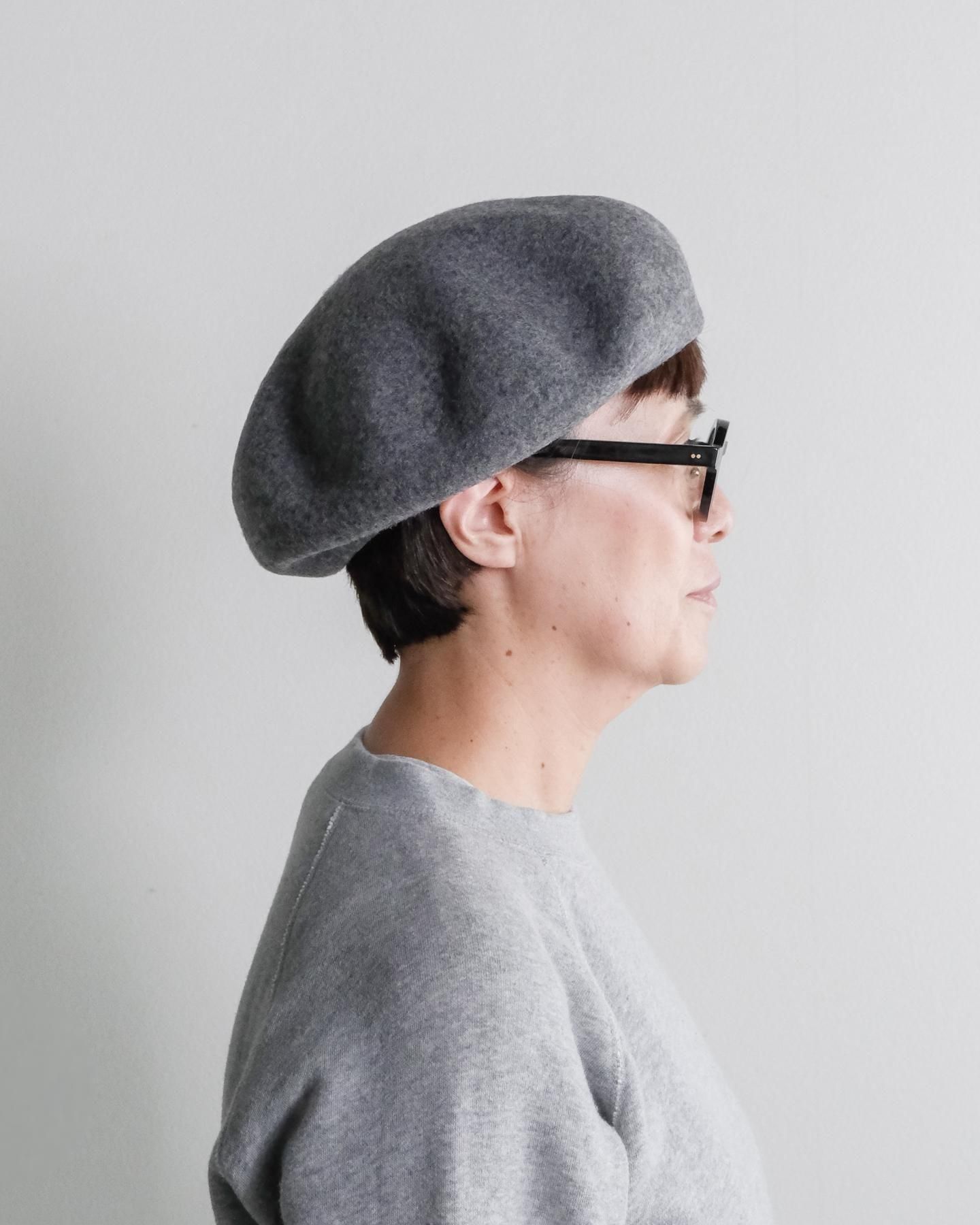 Beret is flamingo