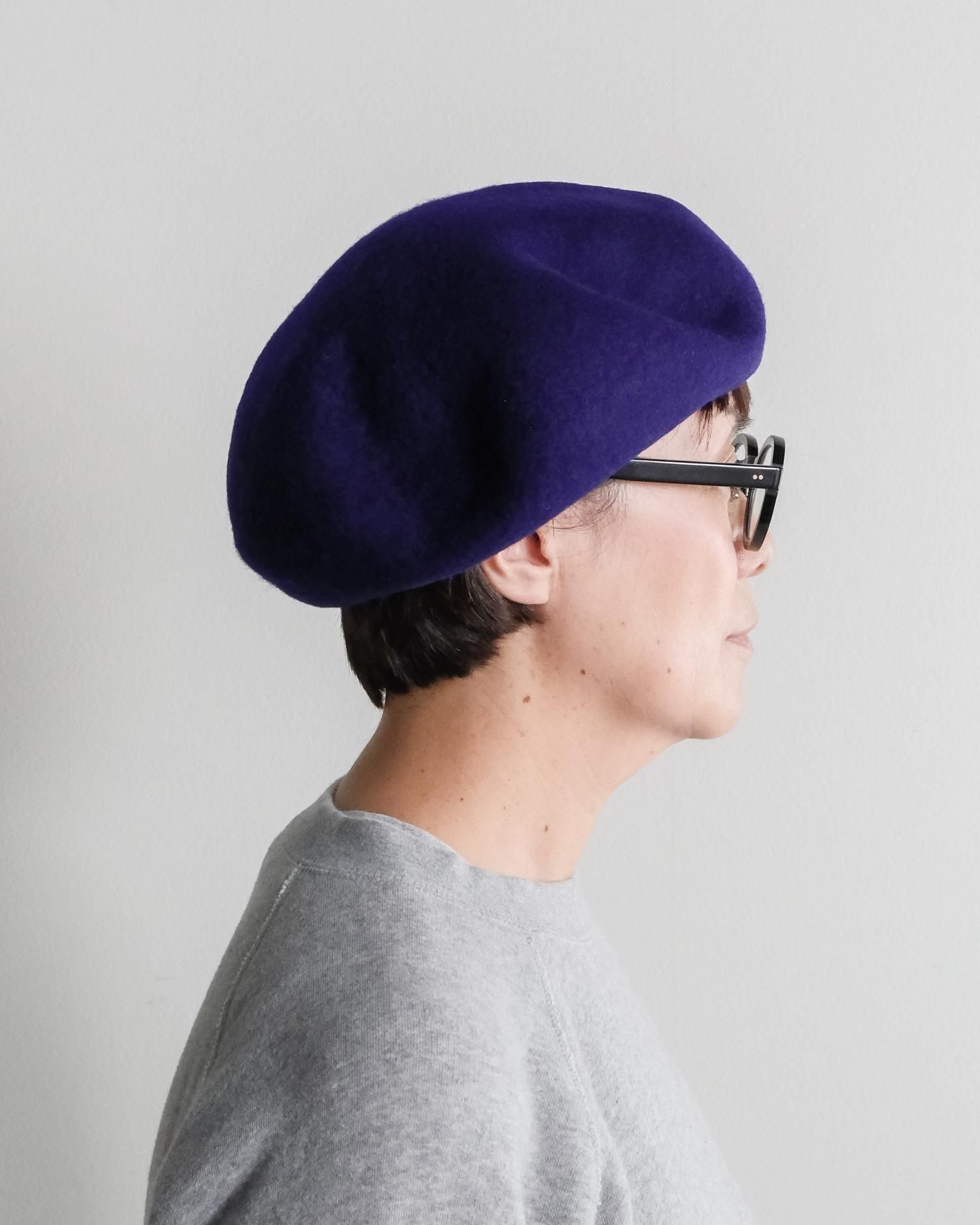Beret is flamingo