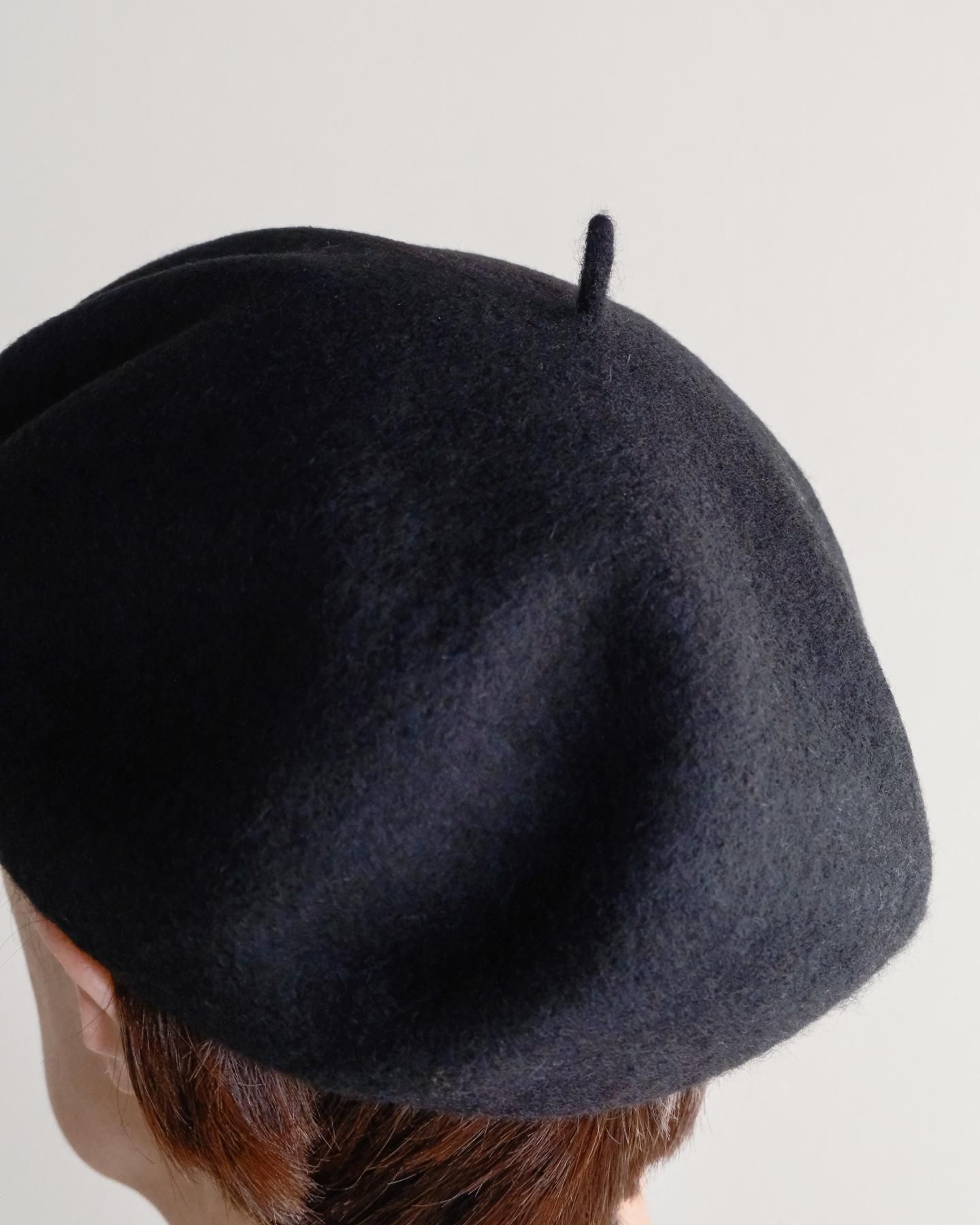 Beret is flamingo
