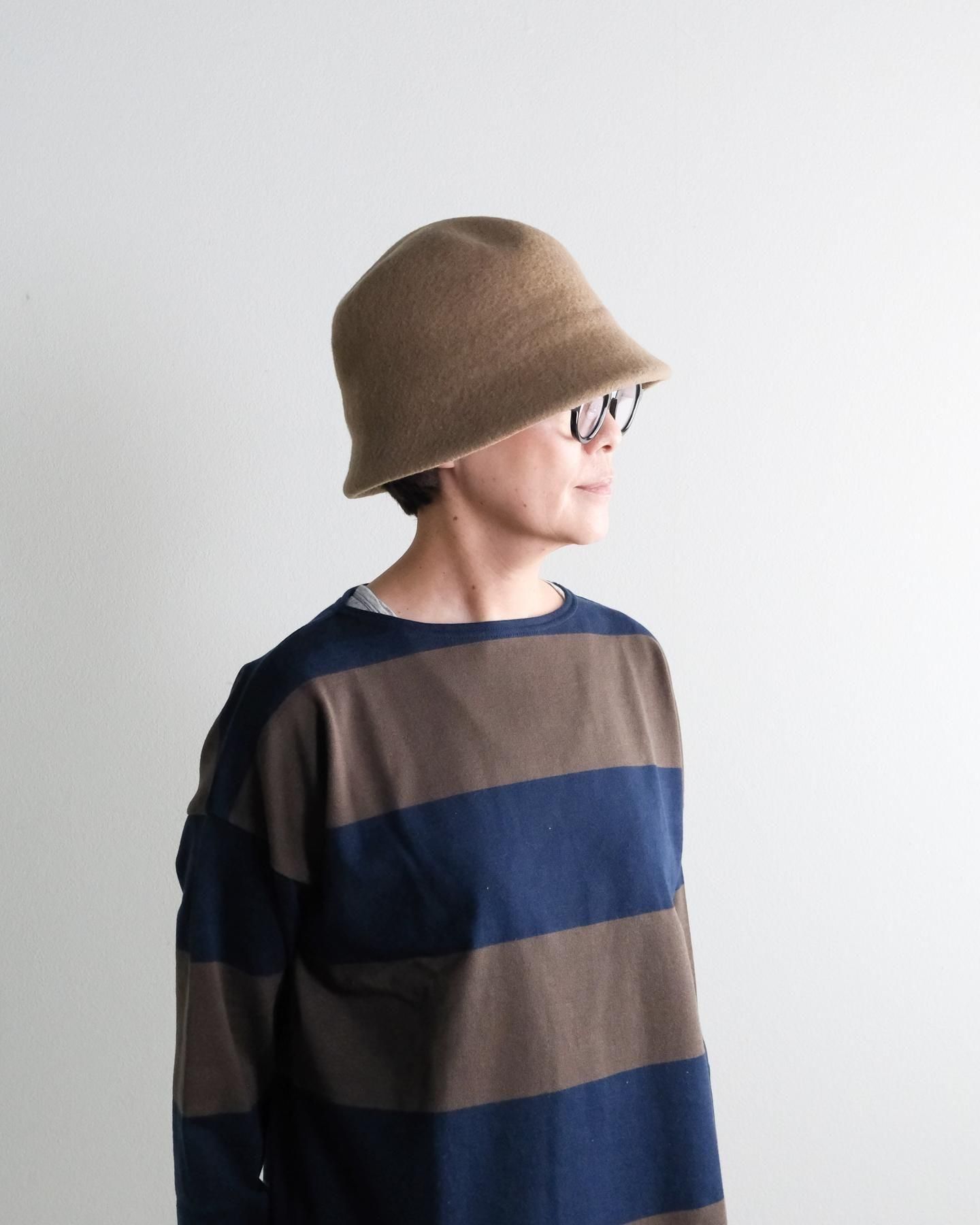 Beret is flamingo