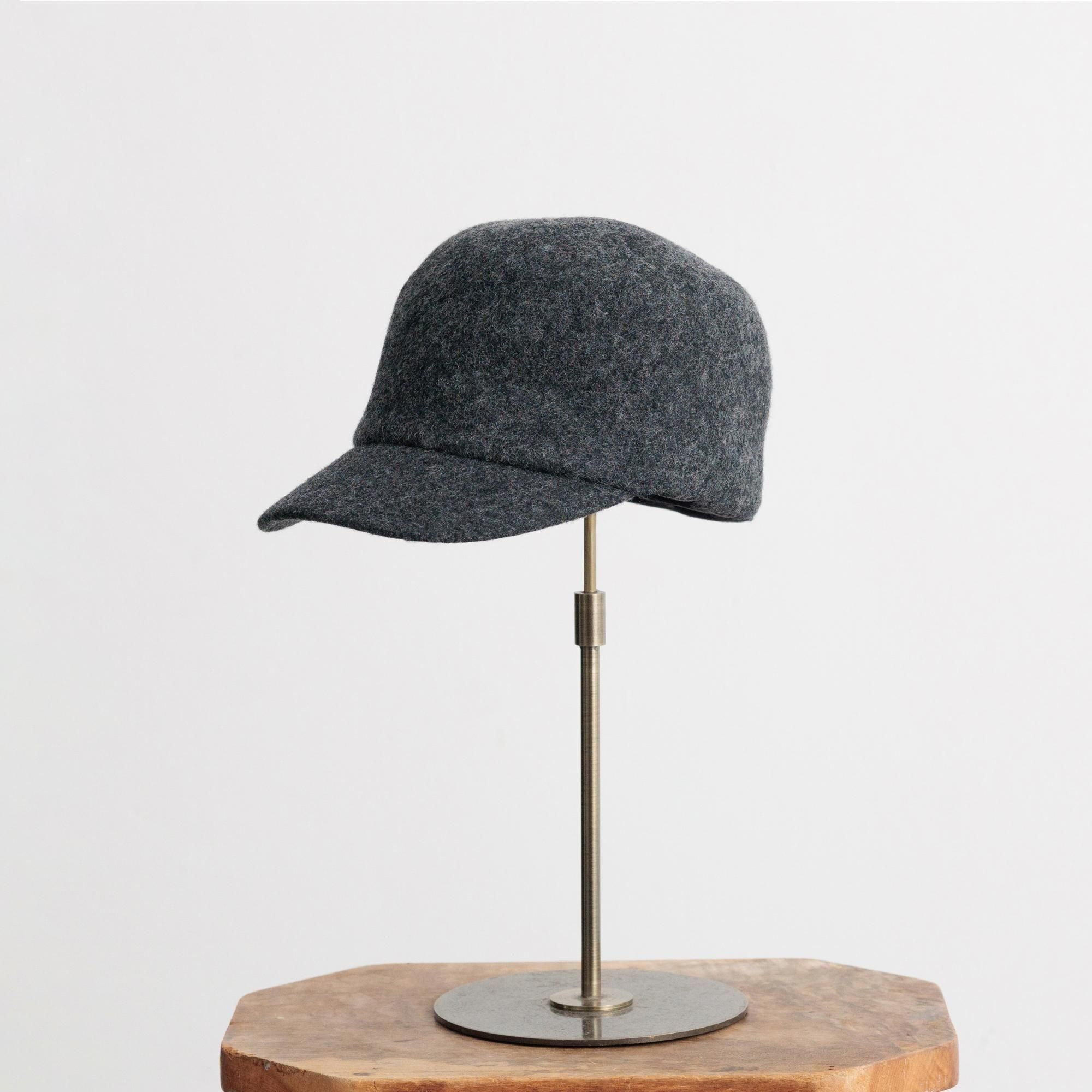 Beret is flamingo