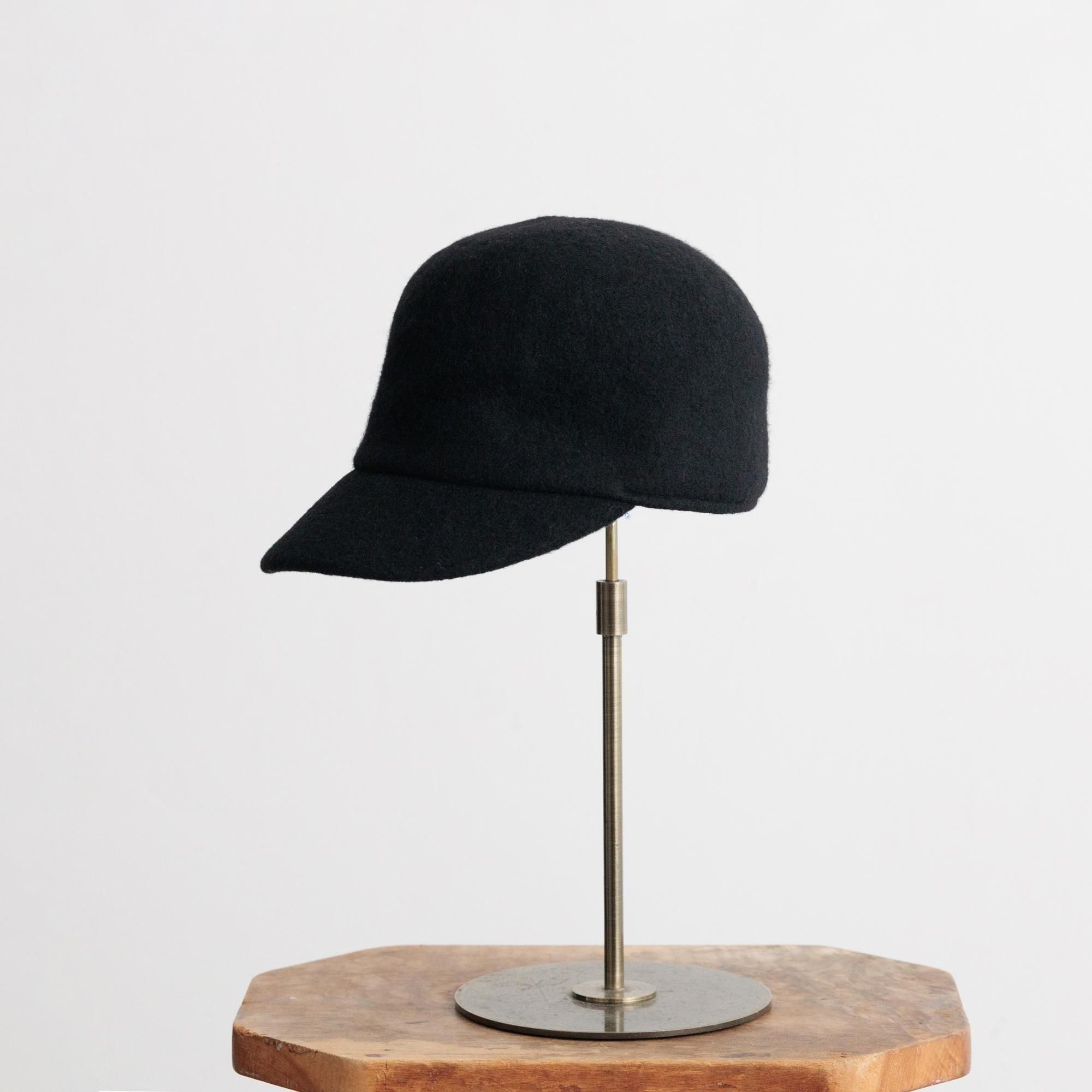 Beret is flamingo