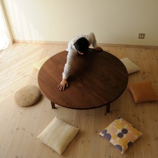 丸ローテーブル（直径１５０cm）