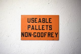 ビンテージ USE ABLE PALLETS NON-GODFREY 看板