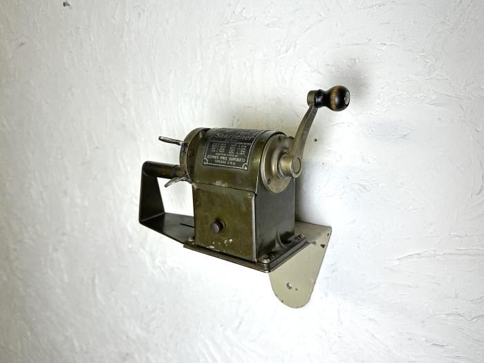 ＵＳＡ製ペンシル　シャープナー　鉛筆削り 昭和レトロ　アンティーク アンティークペンシルシャープナー アメリカ 鉛筆削り