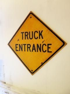  ӥơ  TRUCK ENTRANCEɸ